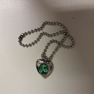 Mondo Mondo Pacha Necklace (Silver Heart Pendant with Green Gem)
